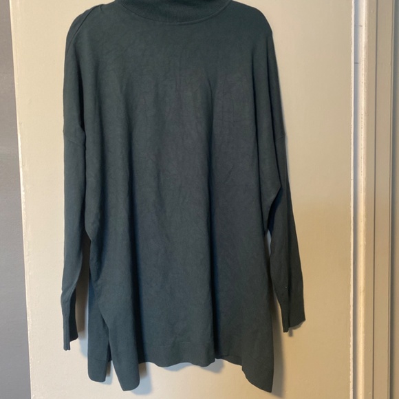- Green turtleneck long sweater size L ( oversized) - Picture 2 of 5